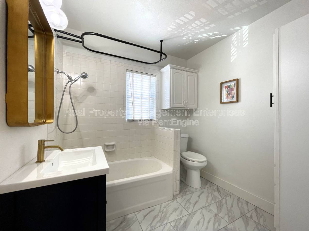 Apartment for rent at 735 NE 14th St, Oklahoma City, OK 73104