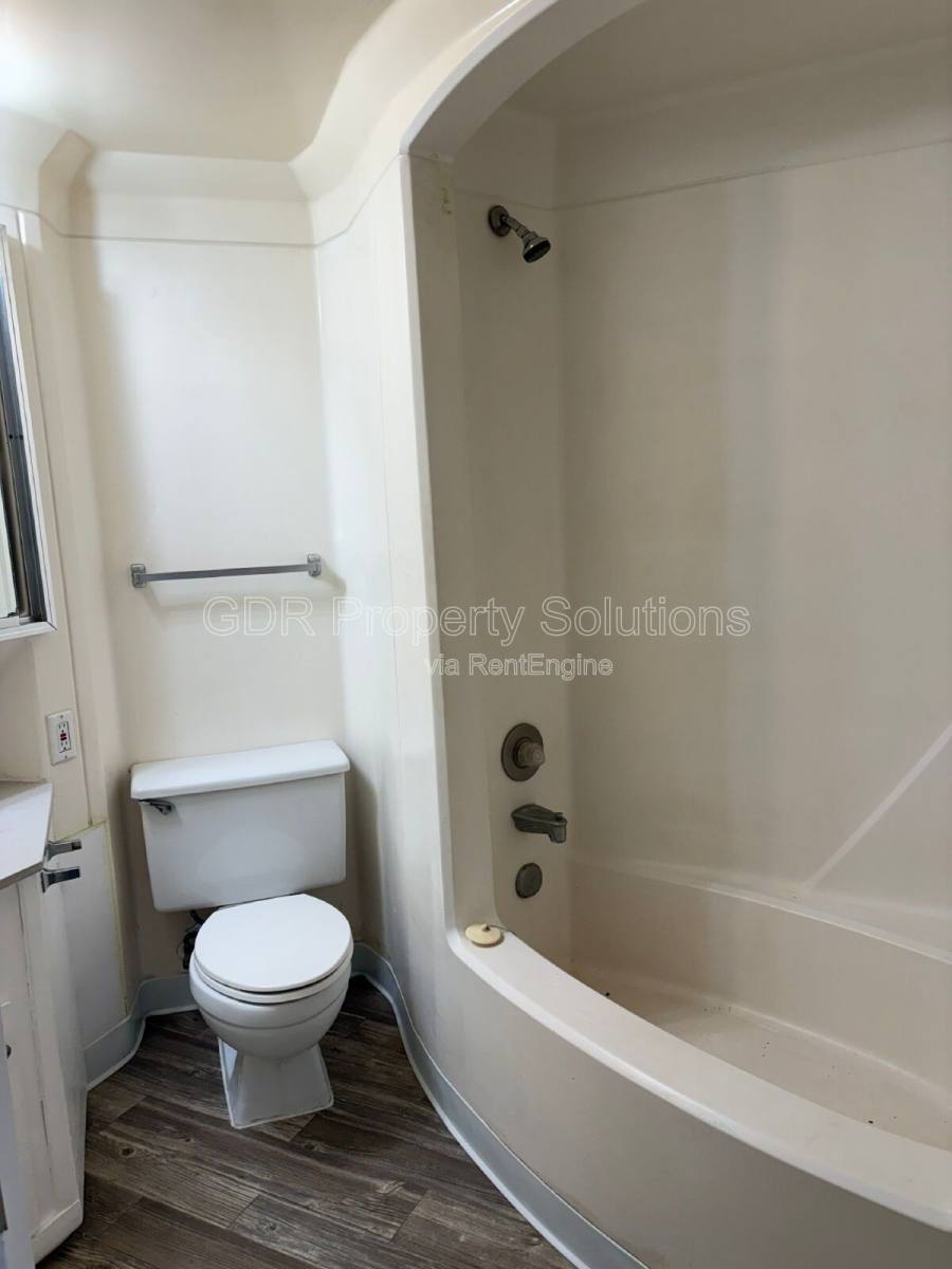 Apartment for rent at 1100 Coal Ave SW #8, Albuquerque, NM 87102