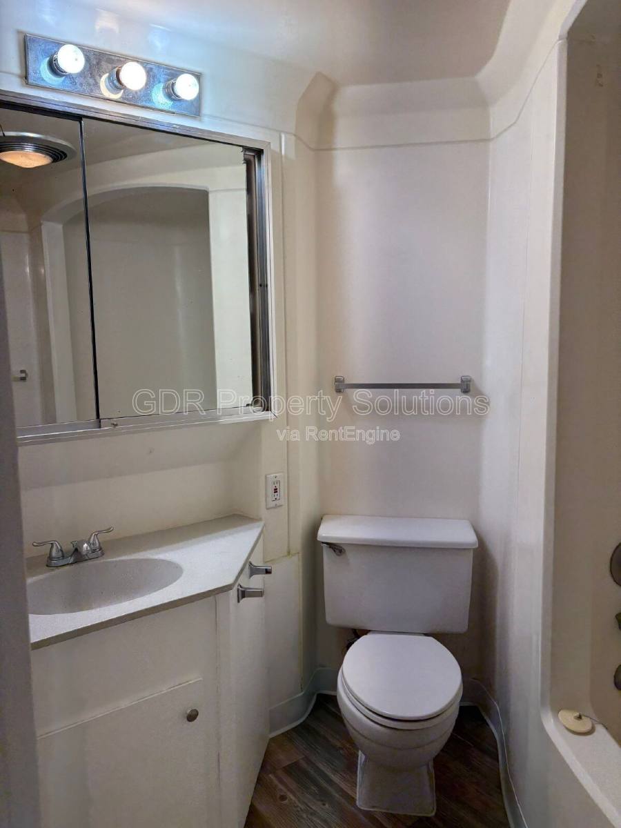 Apartment for rent at 1100 Coal Ave SW #8, Albuquerque, NM 87102