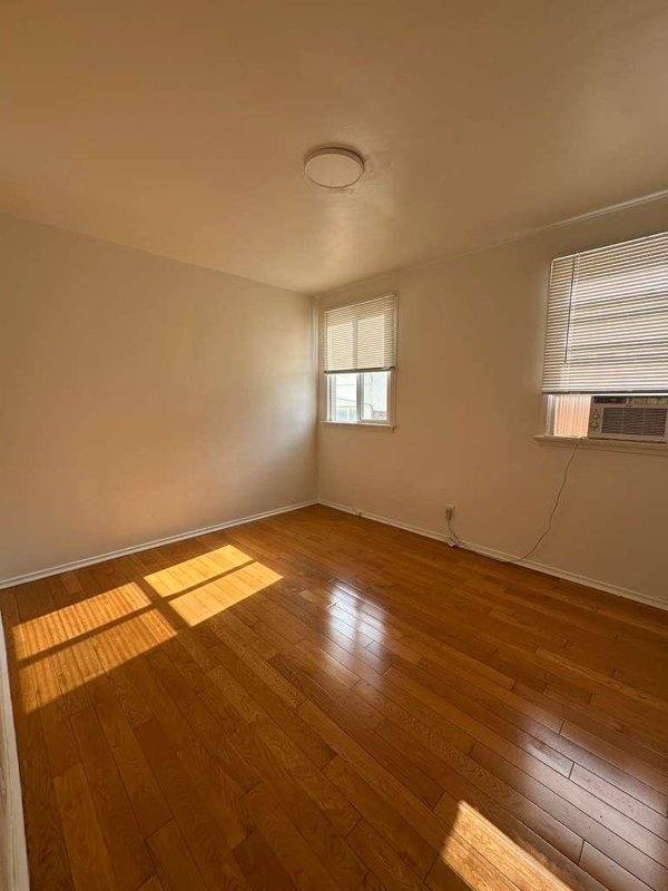 Apartment for rent at 1737 N Sycamore Ave #211, Los Angeles, CA 90028