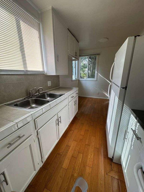 Apartment for rent at 1737 N Sycamore Ave #211, Los Angeles, CA 90028