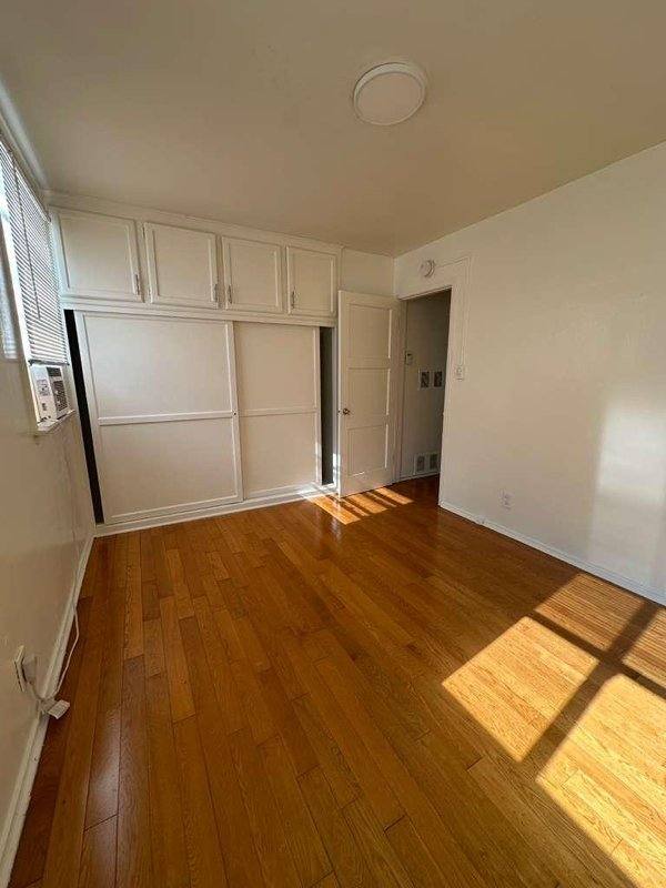 Apartment for rent at 1737 N Sycamore Ave #211, Los Angeles, CA 90028