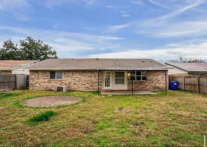 House for rent at 423 Southlake Dr, Forney, TX 75126