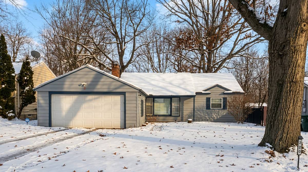 House for rent at 220 Greenvale Rd, Cleveland, OH 44121