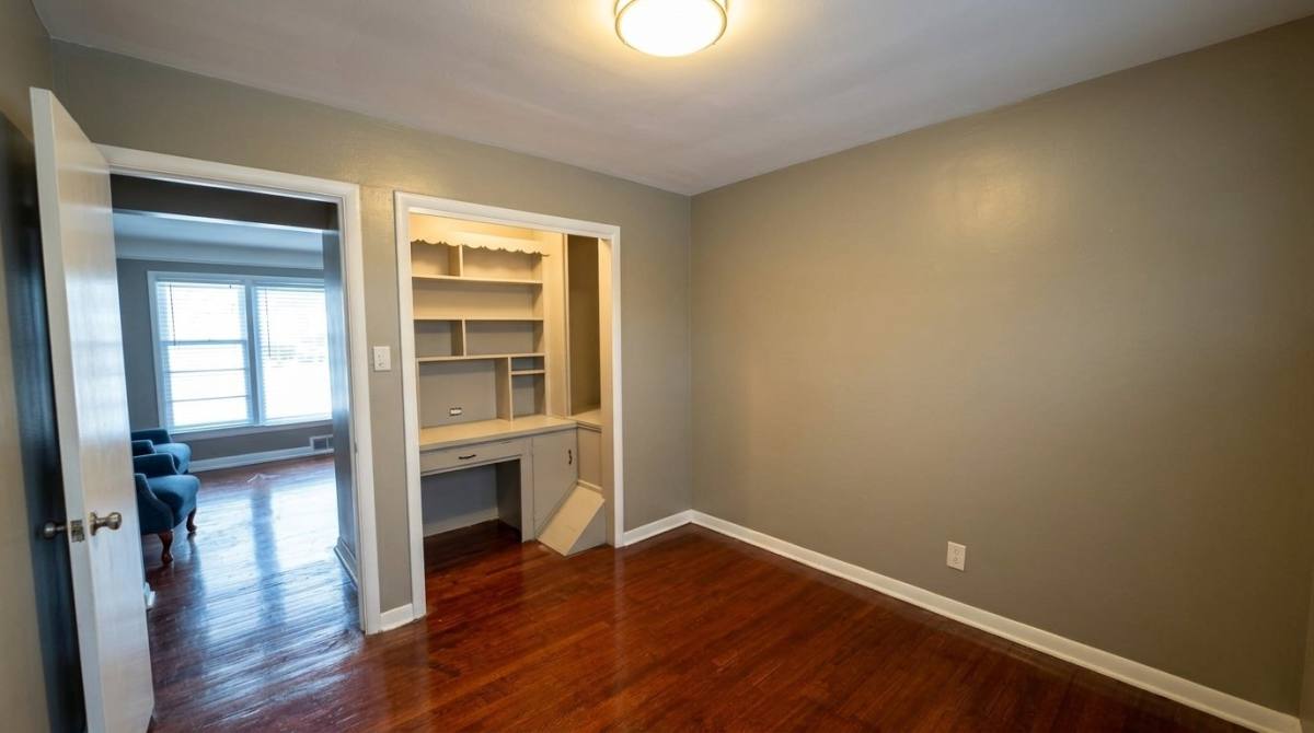 House for rent at 220 Greenvale Rd, Cleveland, OH 44121