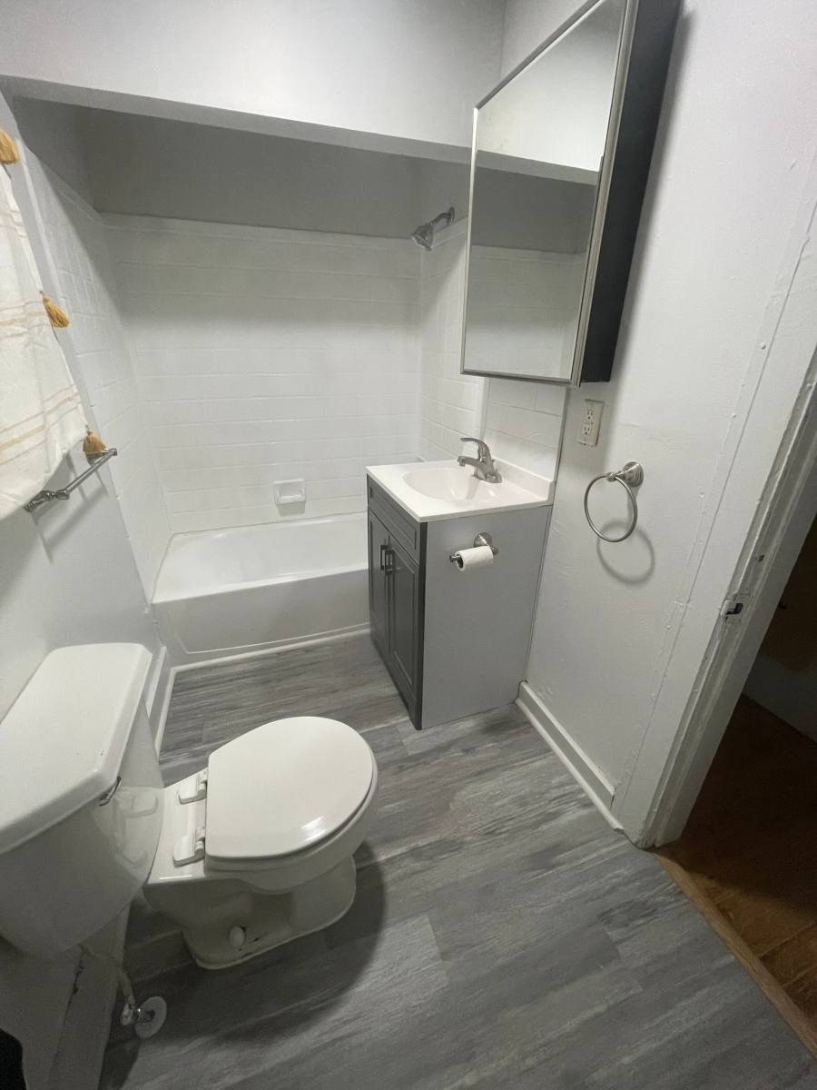 Apartment for rent at 713 1st St #1, Jackson, MI 49203