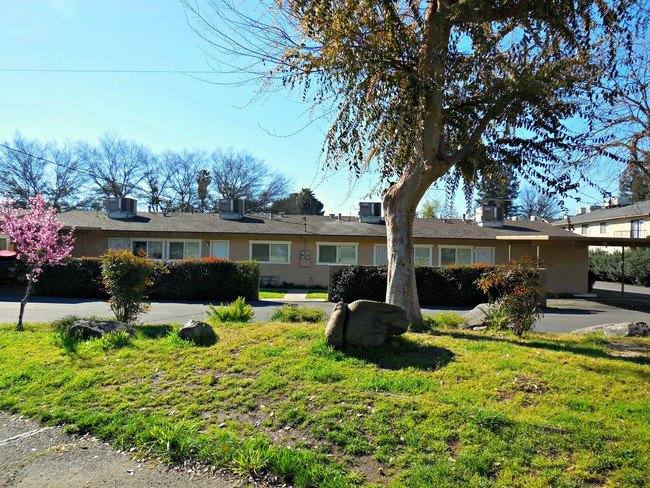 Apartment for rent at 218 W Dakota, Ave #A, Fresno, CA 93705