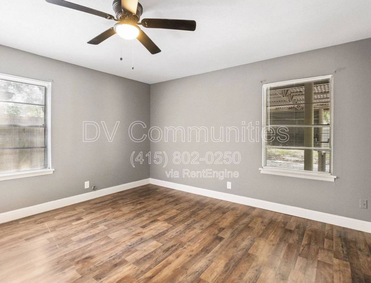 House for rent at 1521 W Blum St, Alvin, TX 77511