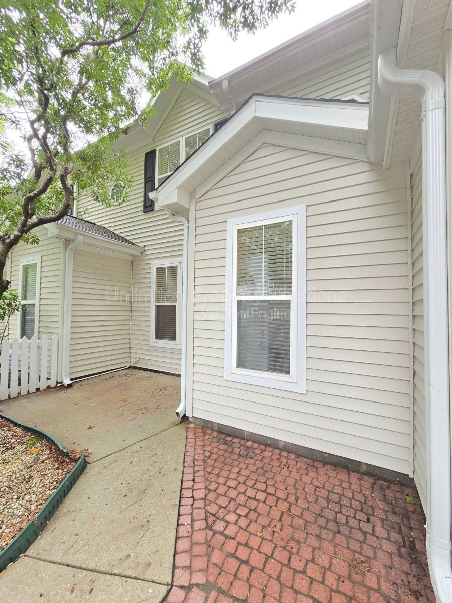 Apartment for rent at 5813 Wrightsville Ave #114, Wilmington, NC 28403