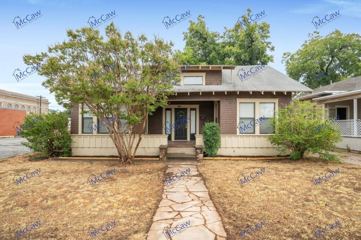 Townhouse for rent at 2305 9th St, Wichita Falls, TX 76309
