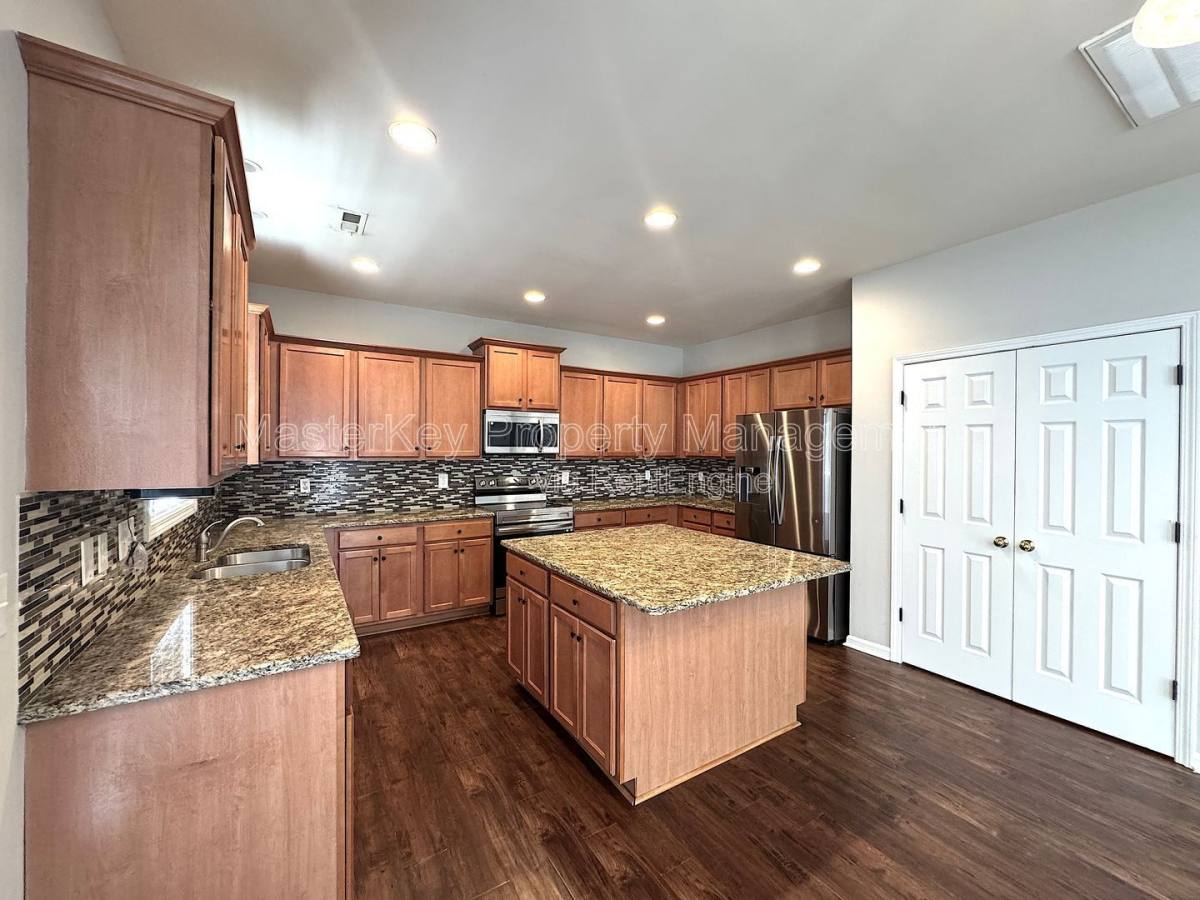House for rent at 204 Straywhite Ave, Apex, NC 27539