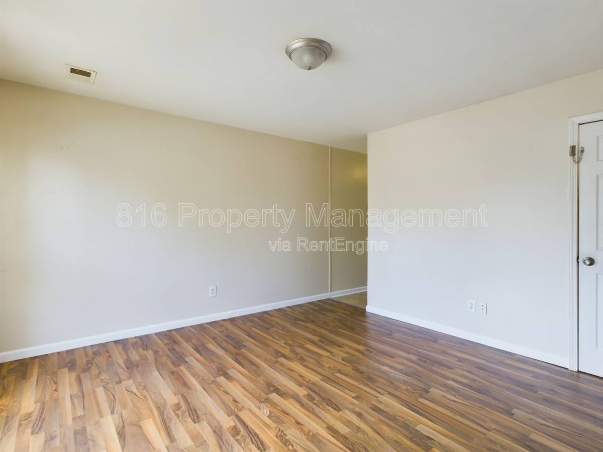 Apartment for rent at 19032 E Swope Trail, Independence, MO 64056