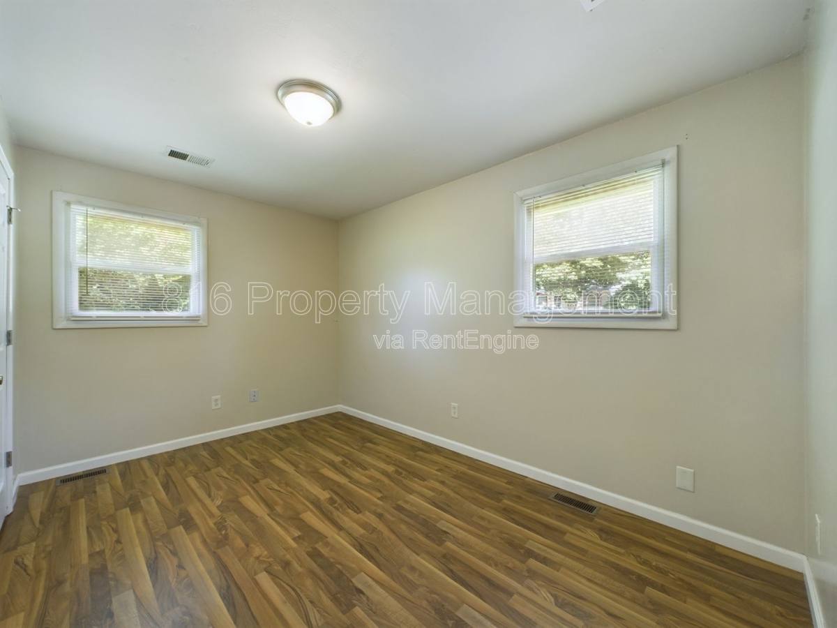 Apartment for rent at 19032 E Swope Trail, Independence, MO 64056