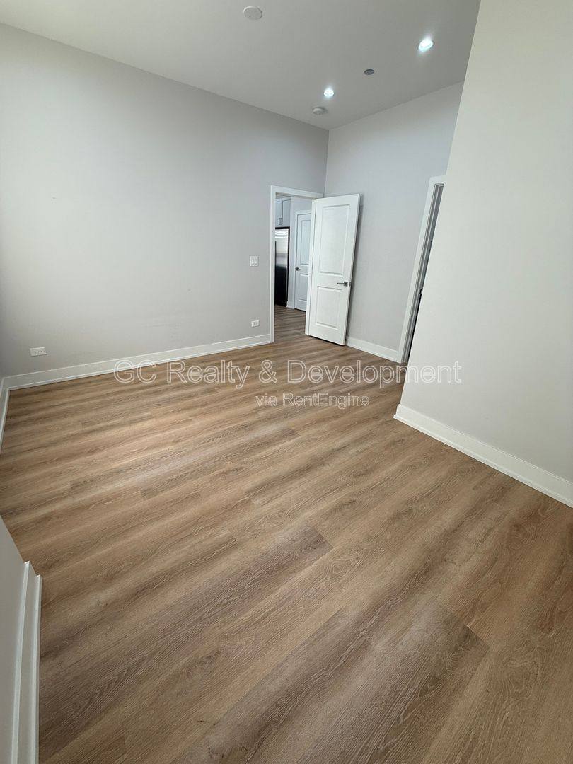 Condo for rent at 5071 N NW Highway 203, Chicago, IL 60630