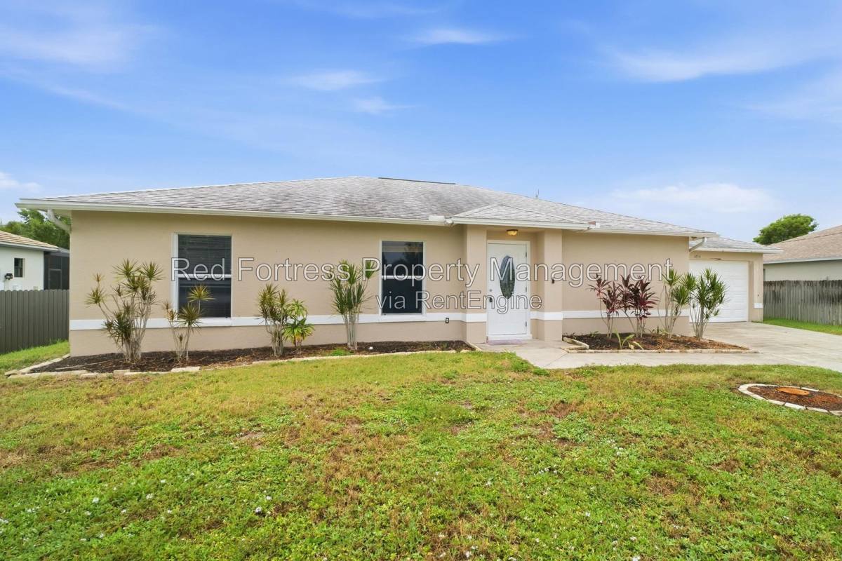 House for rent at 1814 SW 42nd St, Cape Coral, FL 33914