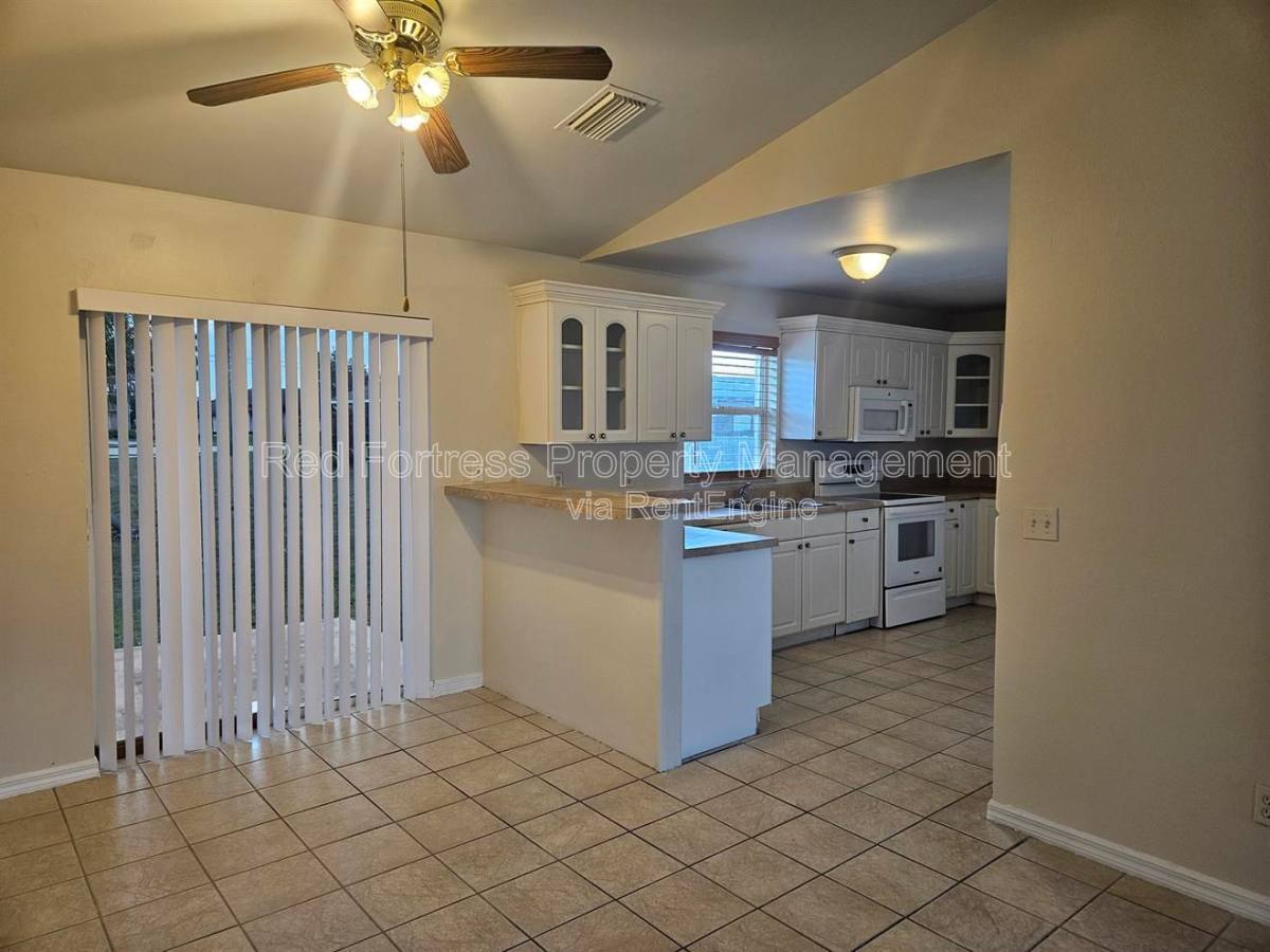 House for rent at 1814 SW 42nd St, Cape Coral, FL 33914