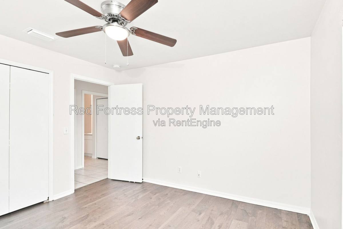 House for rent at 1814 SW 42nd St, Cape Coral, FL 33914