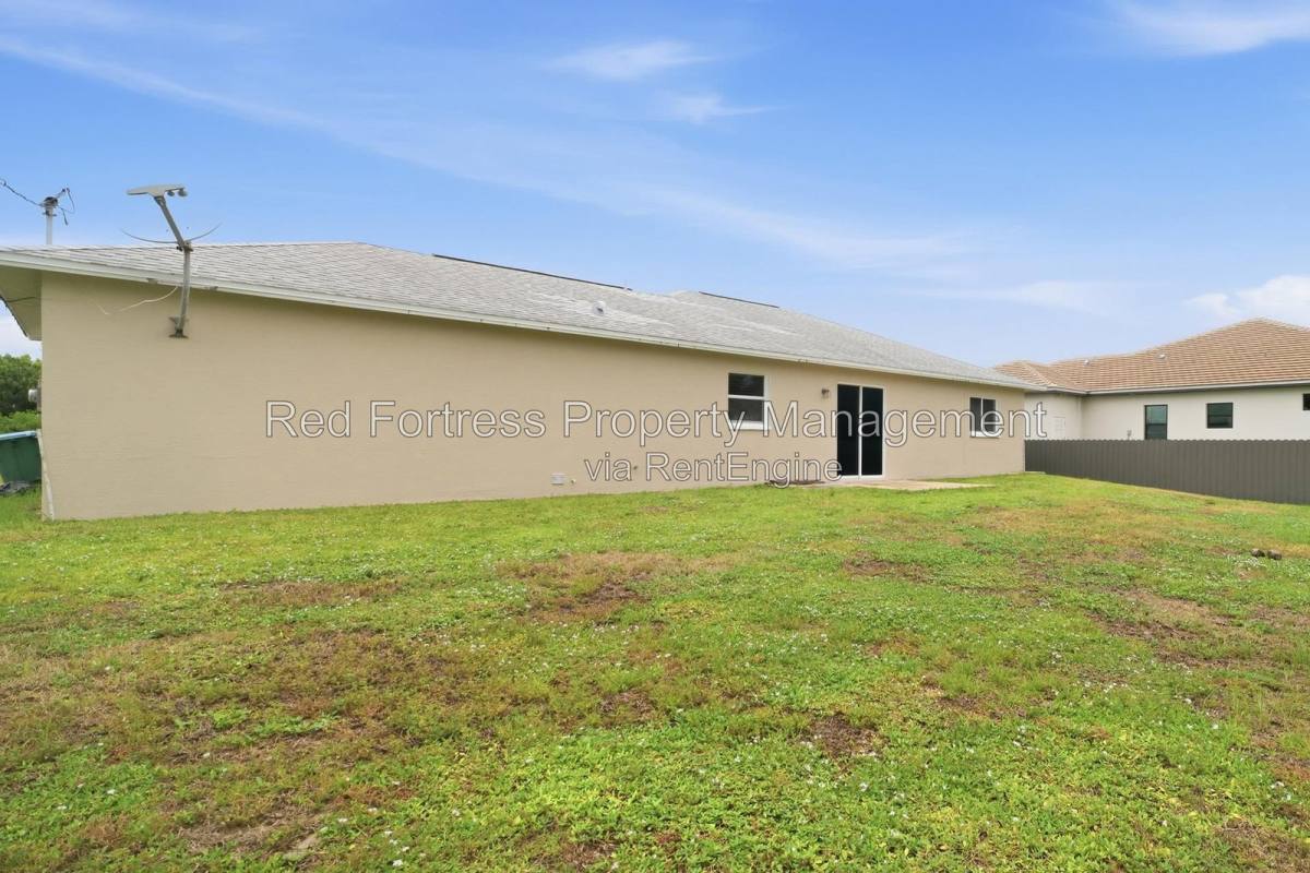 House for rent at 1814 SW 42nd St, Cape Coral, FL 33914