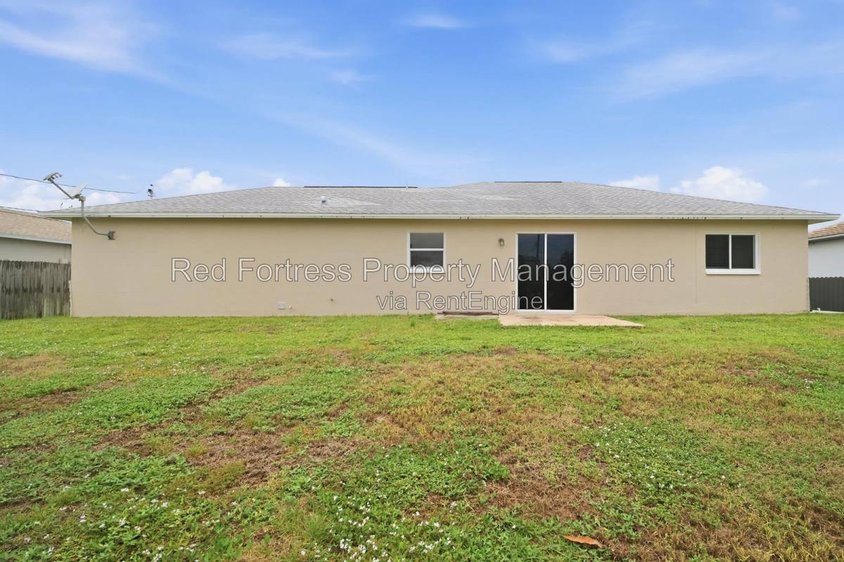 House for rent at 1814 SW 42nd St, Cape Coral, FL 33914