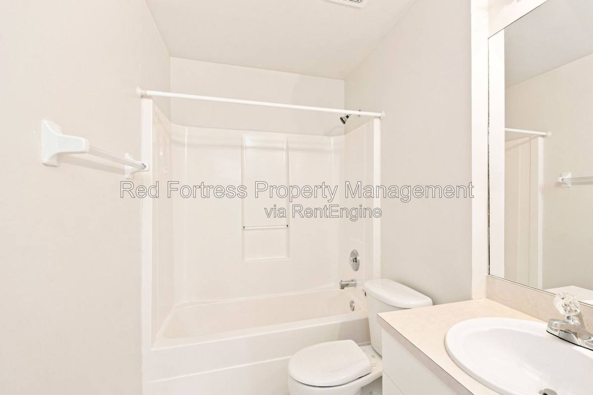 House for rent at 1814 SW 42nd St, Cape Coral, FL 33914