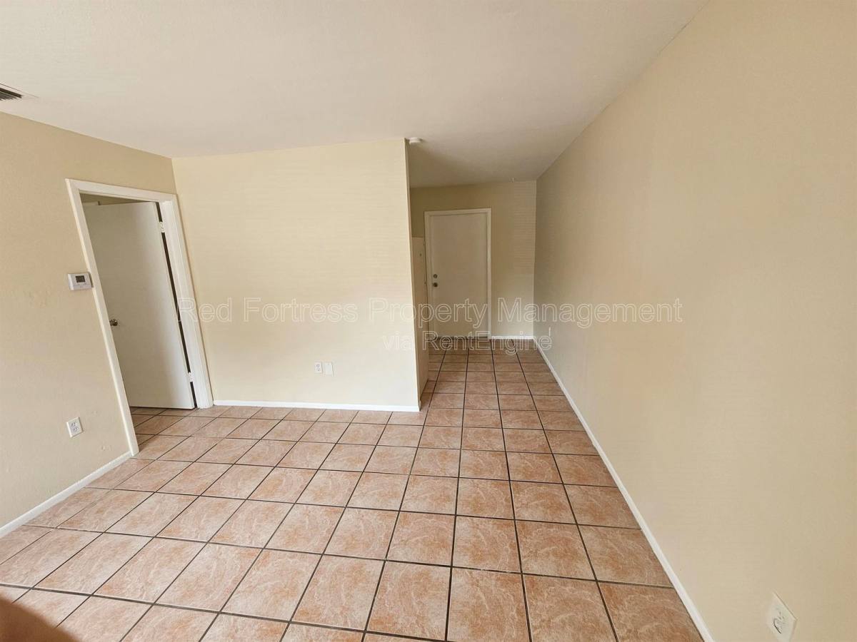 Apartment for rent at 3814 Desoto Ave, Fort Myers, FL 33916