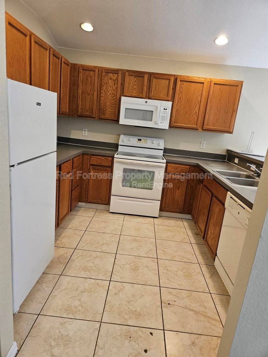 Apartment for rent at 98 Milwaukee Blvd, Lehigh Acres, FL 33974