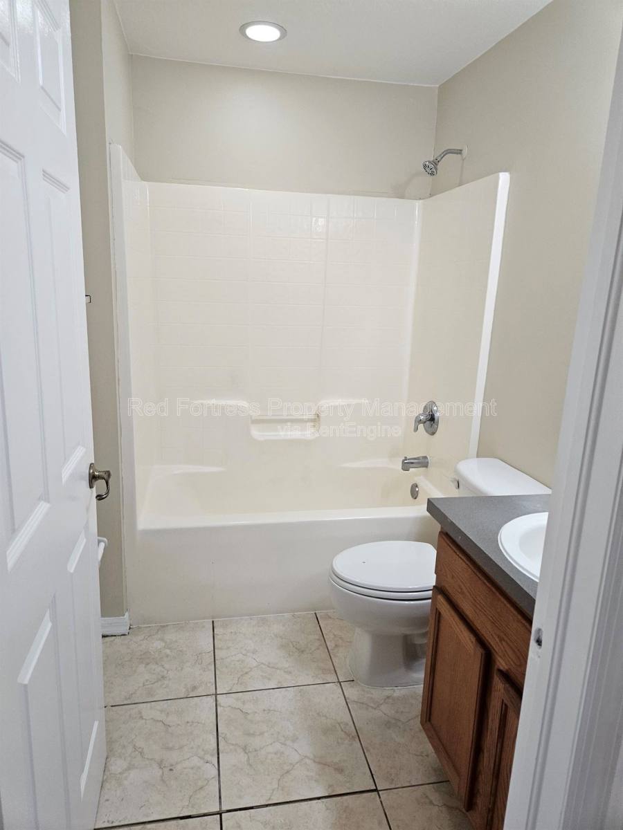 Apartment for rent at 98 Milwaukee Blvd, Lehigh Acres, FL 33974