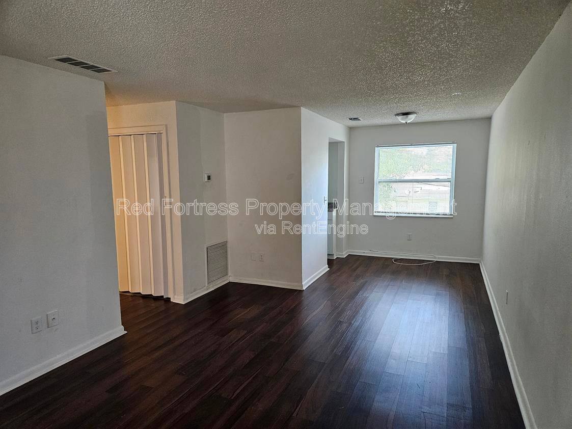 Apartment for rent at 4331 Glenwood Ave #7, Fort Myers, FL 33905