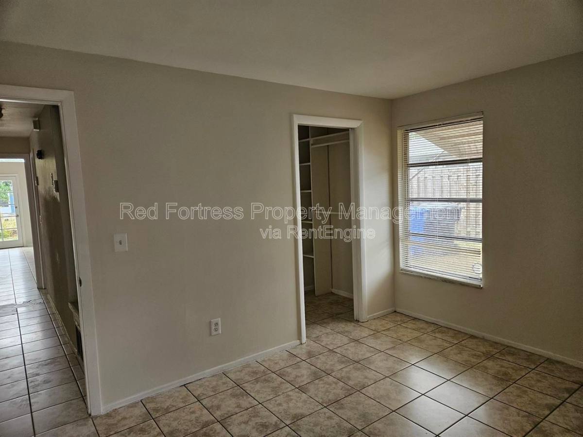 House for rent at 1635 Newport Court, Fort Myers, FL 33907