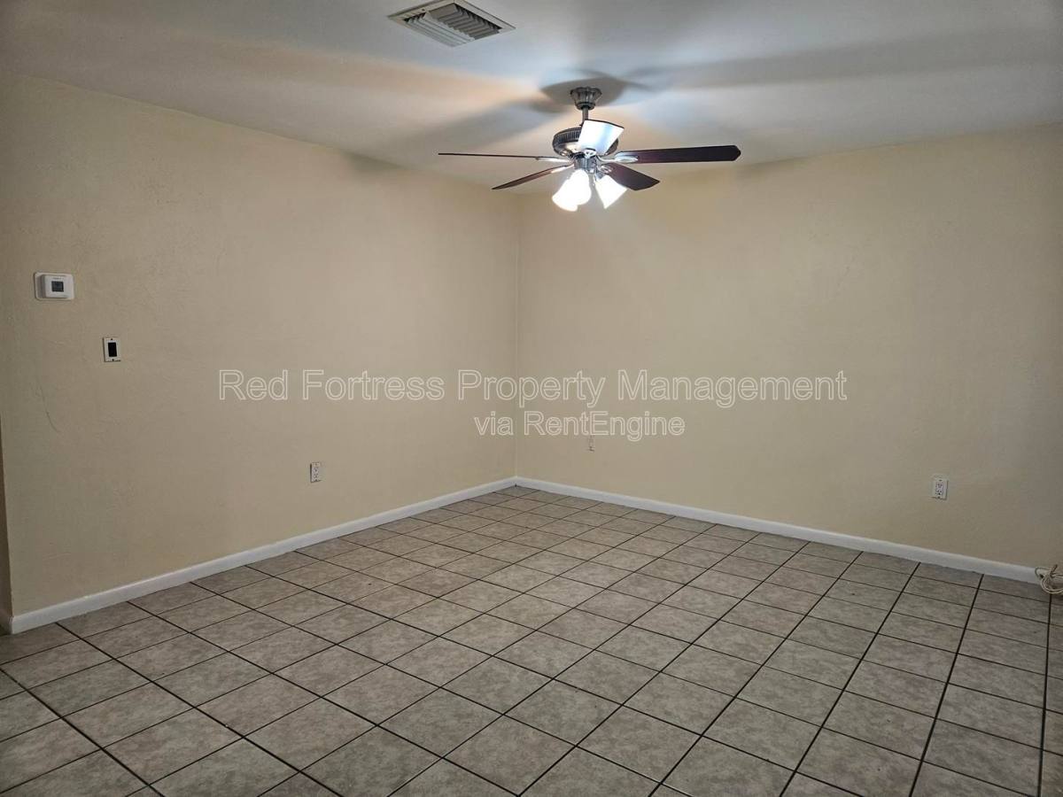Apartment for rent at 3339 Edgewood Ave, Fort Myers, FL 33916