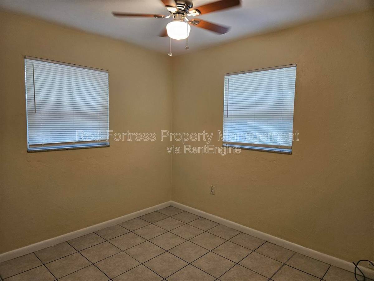 Apartment for rent at 3339 Edgewood Ave, Fort Myers, FL 33916