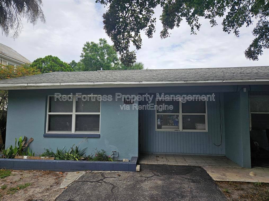 Apartment for rent at 3339 Edgewood Ave, Fort Myers, FL 33916