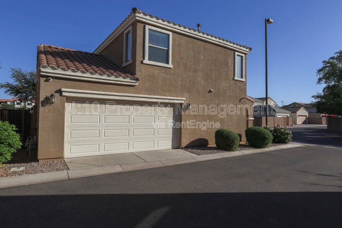 House for rent at 1774 S Seton Ave, Gilbert, AZ 85295
