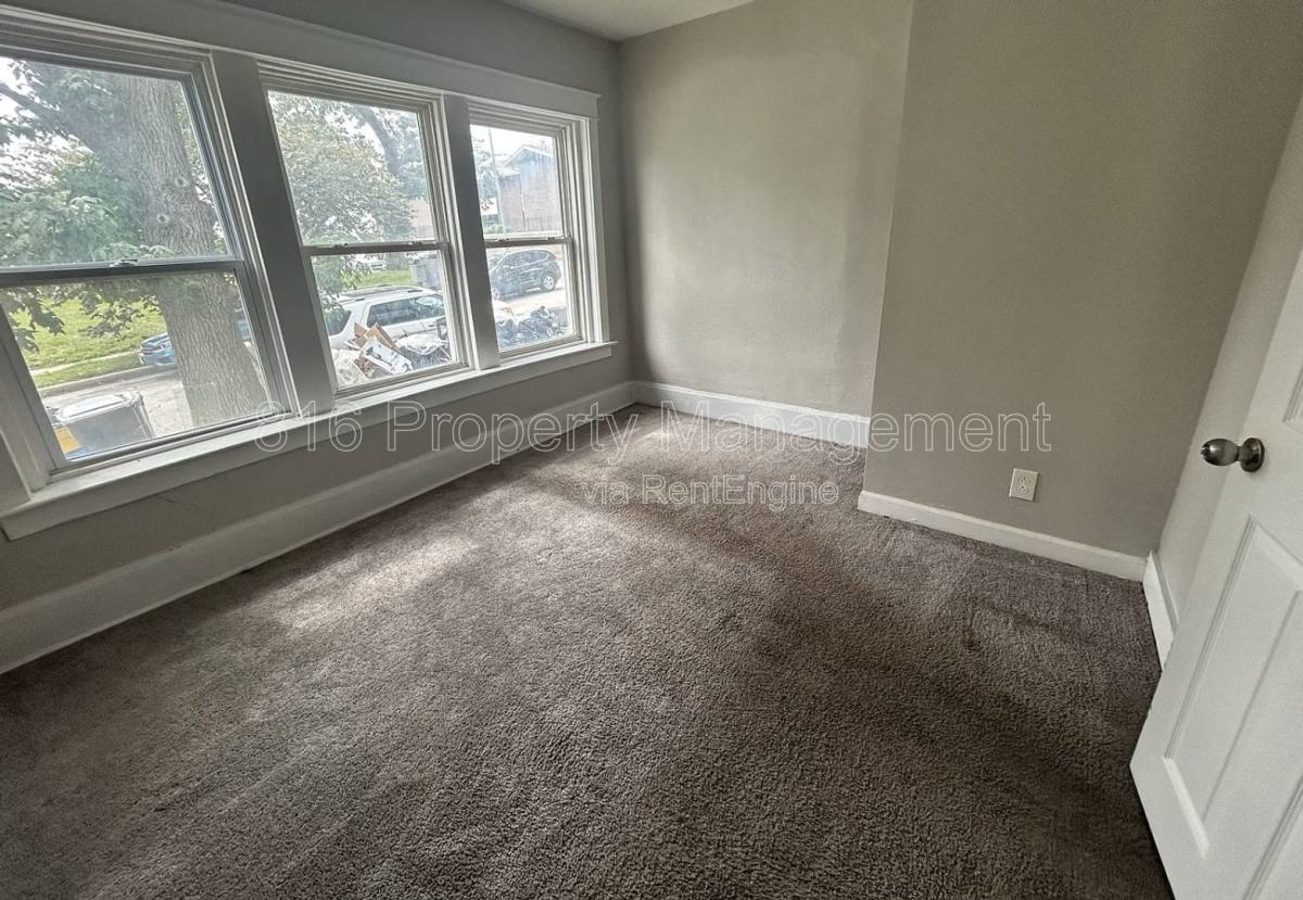 Apartment for rent at 2702 Peery Ave #2E, Kansas City, MO 64127