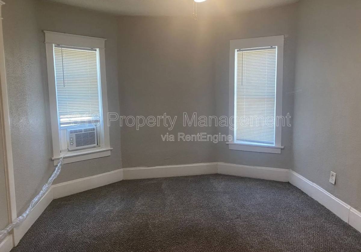 Apartment for rent at 2702 Peery Ave #2E, Kansas City, MO 64127