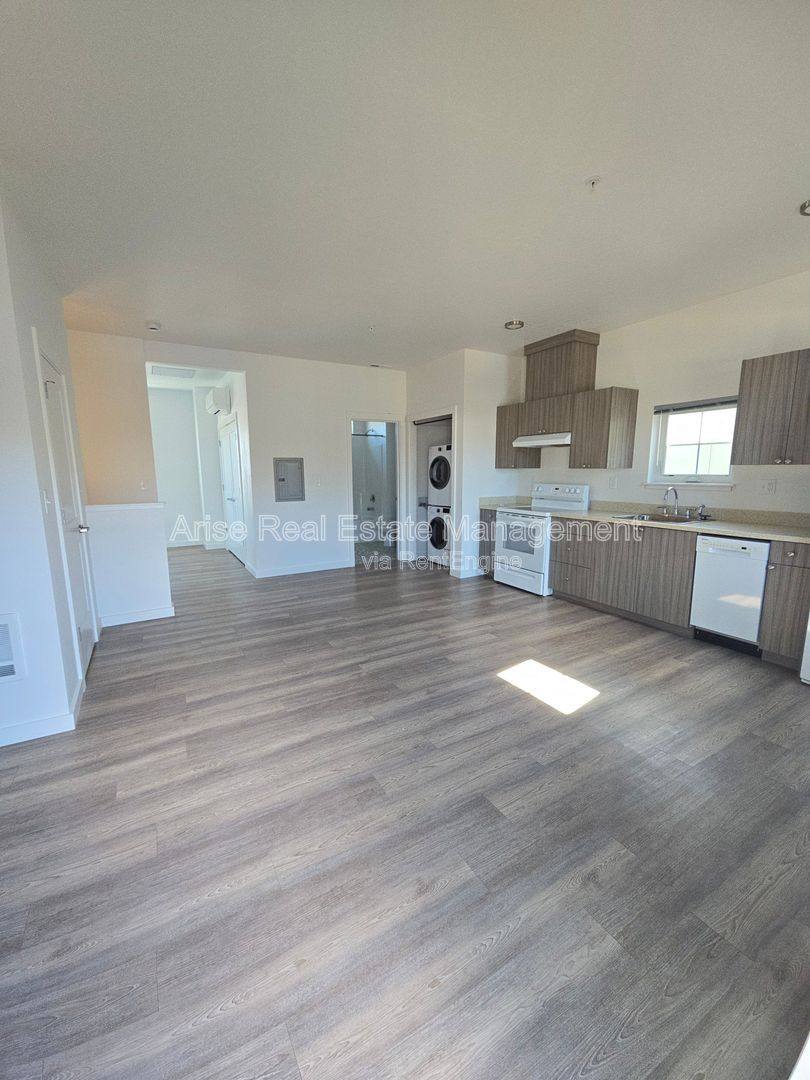 Apartment for rent at 1630 SW Juniper Ave, Redmond, OR 97756
