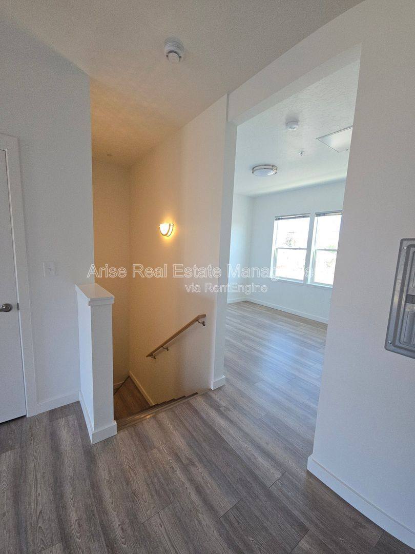 Apartment for rent at 1630 SW Juniper Ave, Redmond, OR 97756