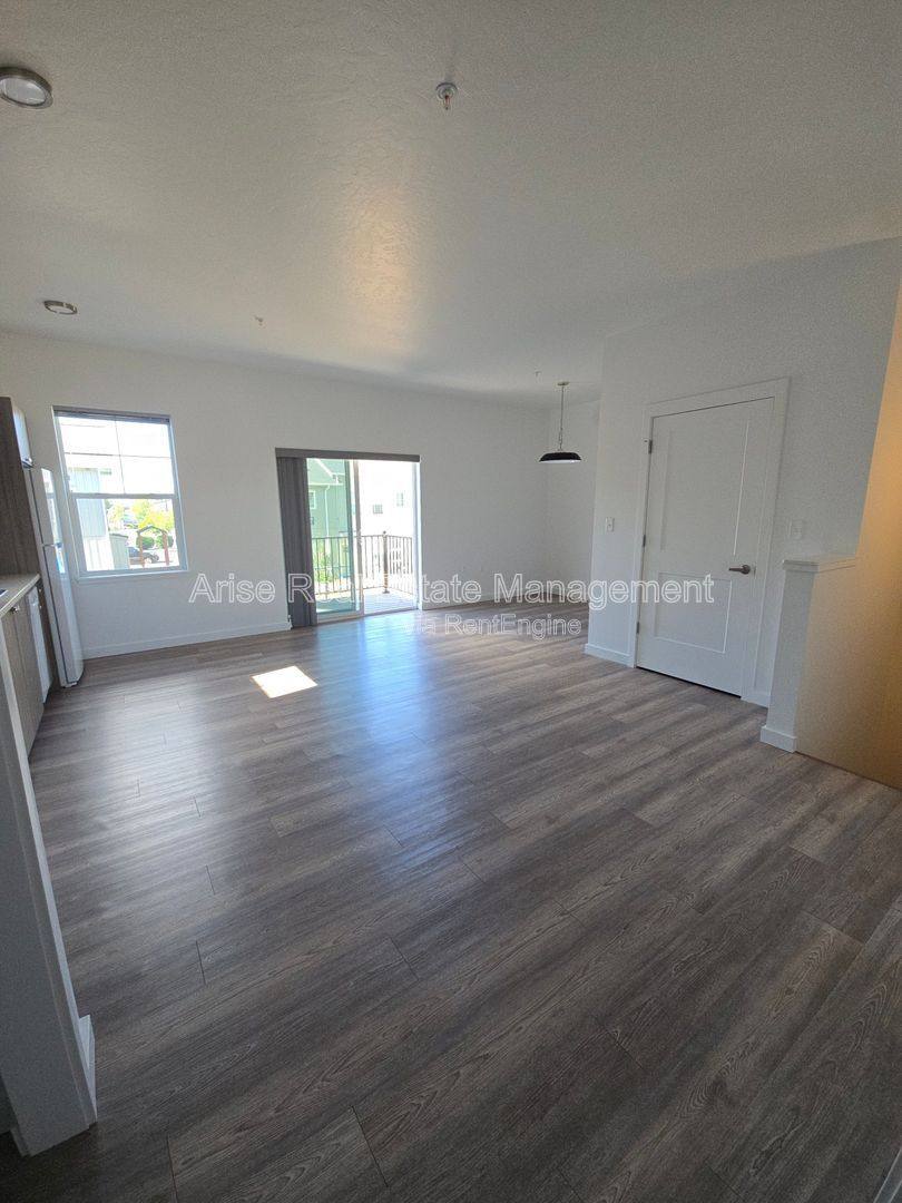 Apartment for rent at 1630 SW Juniper Ave, Redmond, OR 97756