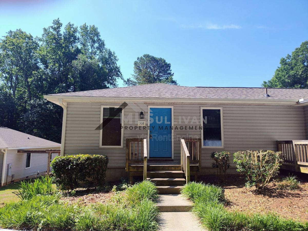 House for rent at 308 Lakeshore Dr, Hillsborough, NC 27278