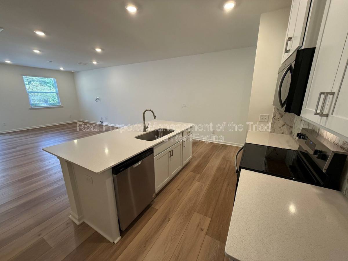 Townhouse for rent at 112 Parker Lane, Mebane, NC 27302