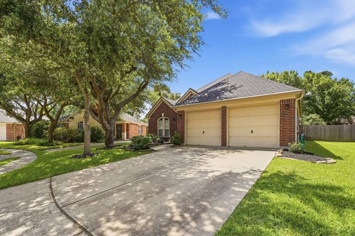 House for rent at 11914 Manasses Springs Lane, Humble, TX 77346