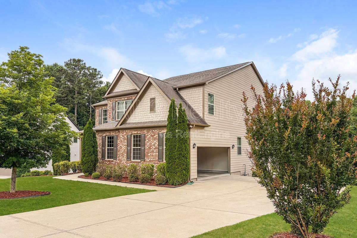 House for rent at 3738 Valley Spring Dr, Kennesaw, GA 30152