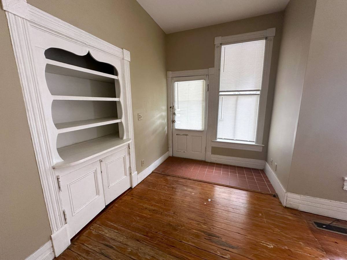 Apartment for rent at 1457 Oglethorpe St #5, Macon, GA 31201