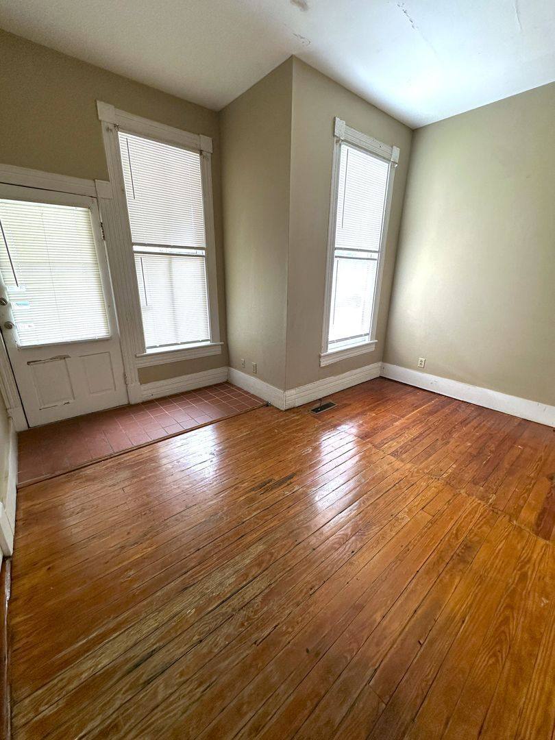 Apartment for rent at 1457 Oglethorpe St #5, Macon, GA 31201