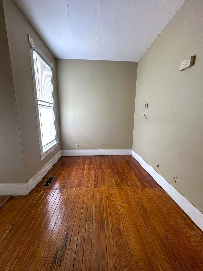 Apartment for rent at 1457 Oglethorpe St #5, Macon, GA 31201