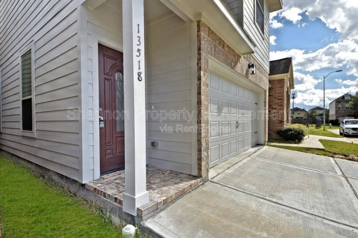 House for rent at 13518 Villa Arbor Dr, Houston, TX 77070