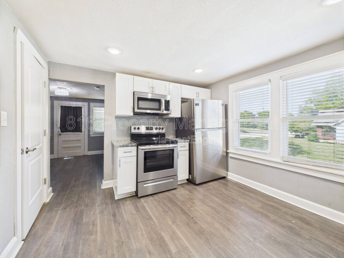 Apartment for rent at 701 W Kansas St #B, Liberty, MO 64068
