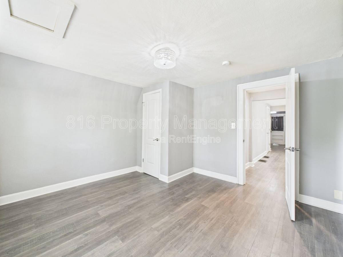 Apartment for rent at 701 W Kansas St #B, Liberty, MO 64068