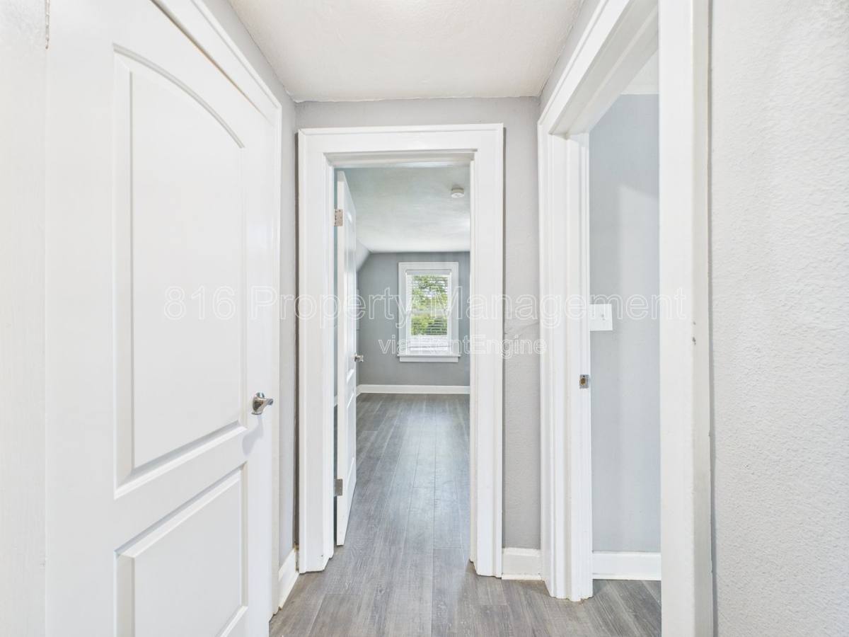 Apartment for rent at 701 W Kansas St #B, Liberty, MO 64068