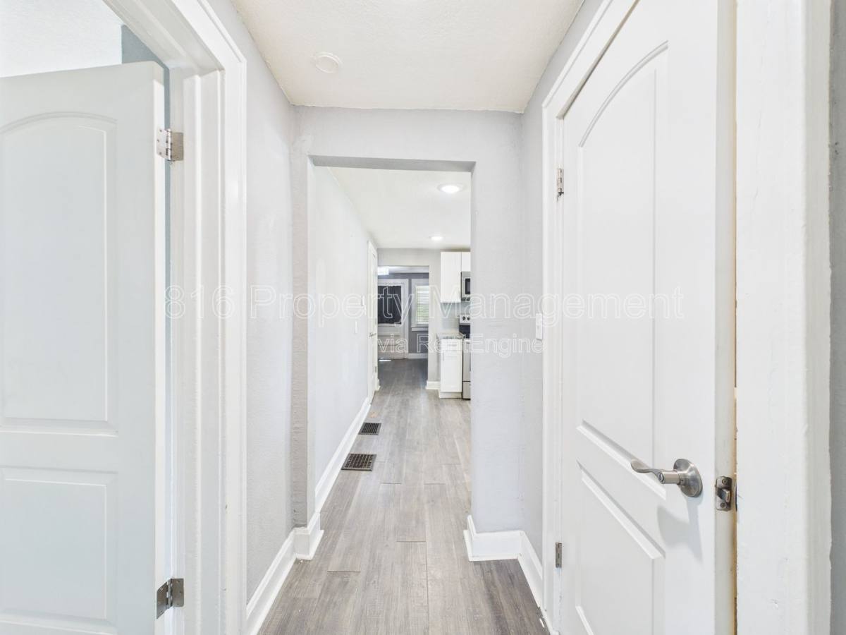Apartment for rent at 701 W Kansas St #B, Liberty, MO 64068